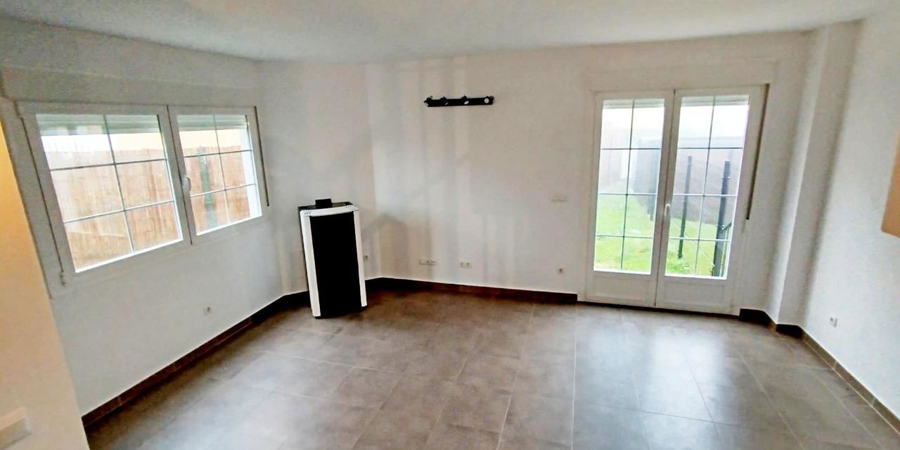 Casa en venta en  calle de Coruña, Cadalso de los Vidrios, Madrid  1/27