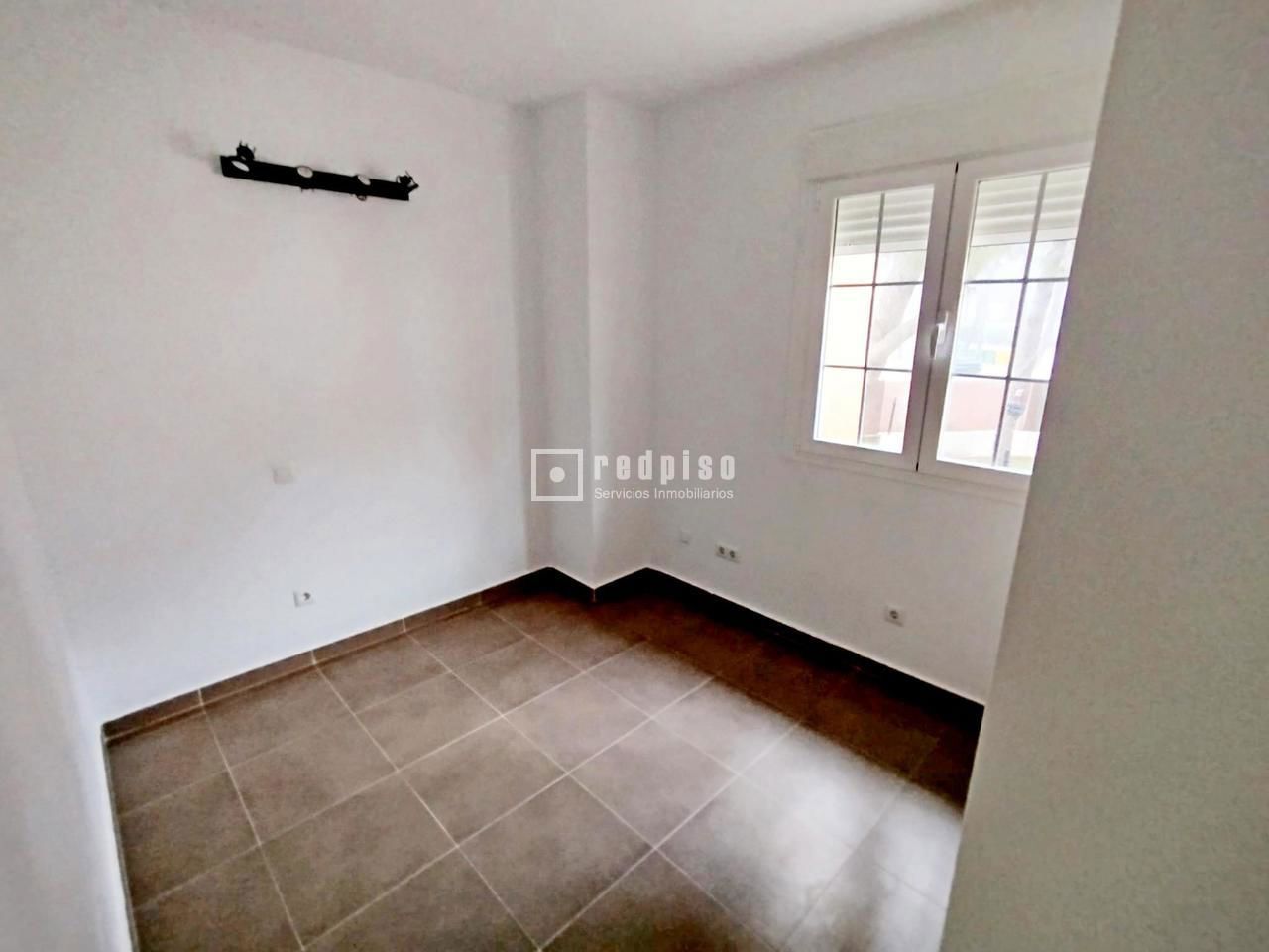 Casa en venta en  calle de Coruña, Cadalso de los Vidrios, Madrid  8/27