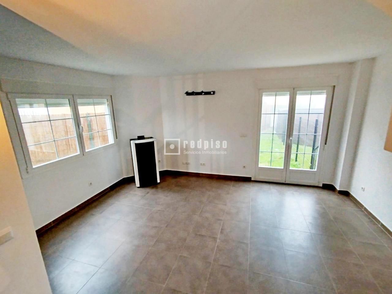 Casa en venta en  calle de Coruña, Cadalso de los Vidrios, Madrid  2/27