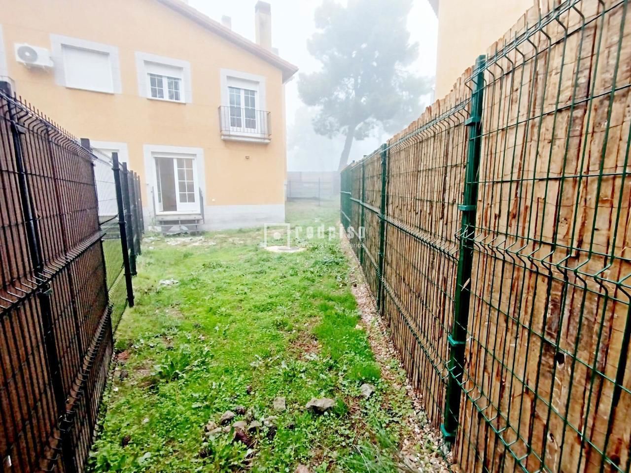 Casa en venta en  calle de Coruña, Cadalso de los Vidrios, Madrid  18/27