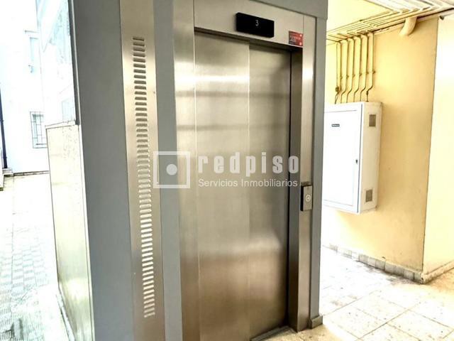 Piso en venta en  calle Tirso de Molina, Arteixo, A Coruña  33/37