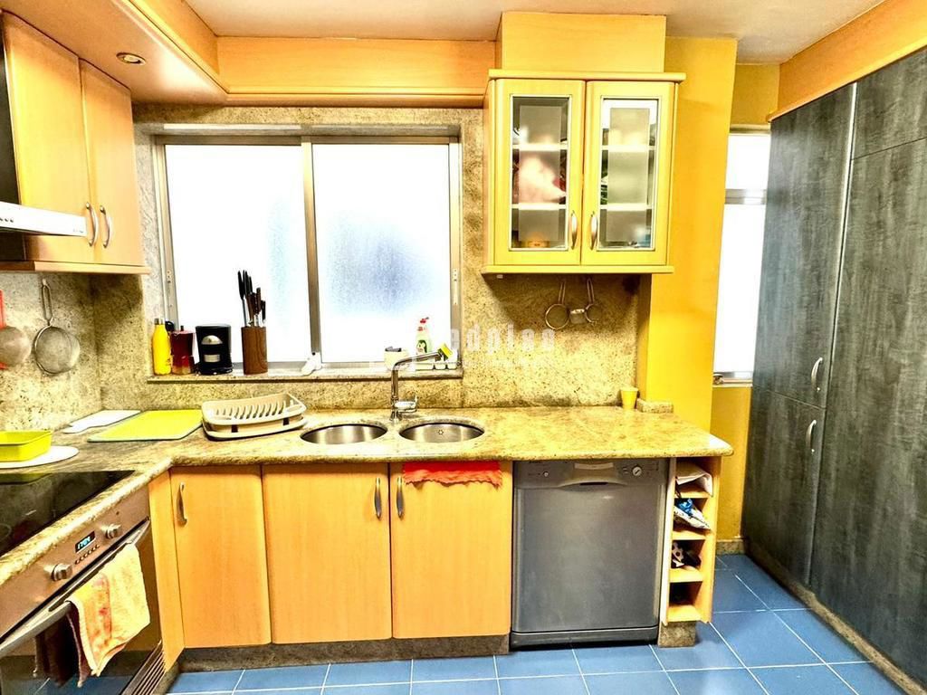 Piso en venta en  calle Tirso de Molina, 2, Arteixo, A Coruña  17/42