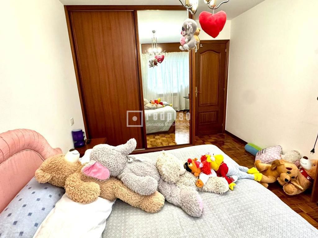 Piso en venta en  calle Tirso de Molina, 2, Arteixo, A Coruña  23/42