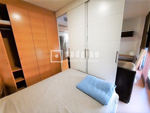 Piso en alquiler en  calle de Américo Castro, Madrid  11/30