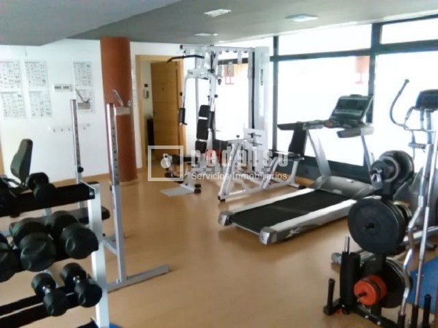 Piso en alquiler en  calle de Américo Castro, Madrid  22/30