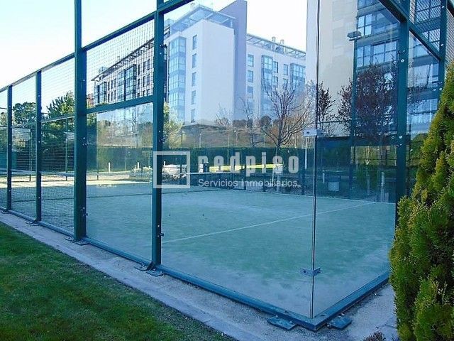 Piso en alquiler en  calle de Américo Castro, Madrid  19/30
