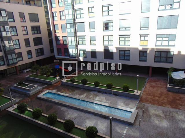 Piso en alquiler en  calle de Américo Castro, Madrid  26/30