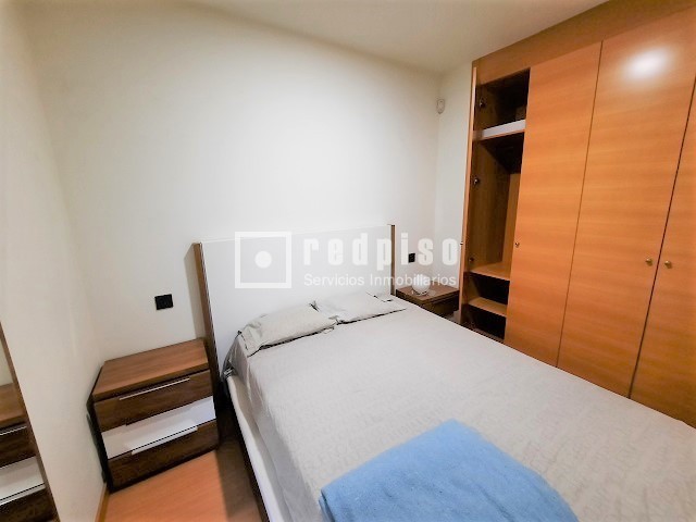 Piso en alquiler en  calle de Américo Castro, Madrid  10/30