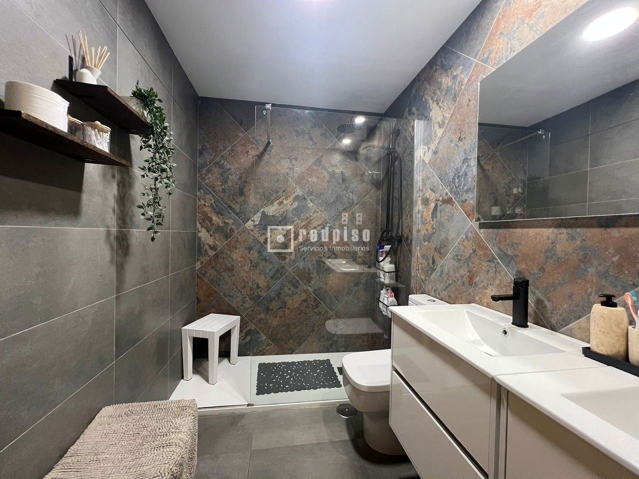 Piso en venta en calle De La Reina Doña Urraca, Fuengirola, Málaga 18/20