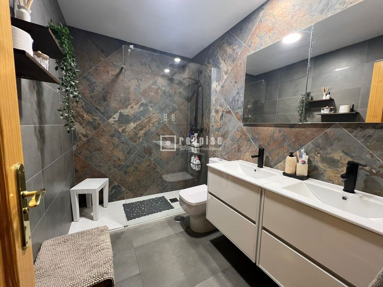 Piso en venta en calle De La Reina Doña Urraca, Fuengirola, Málaga 17/20