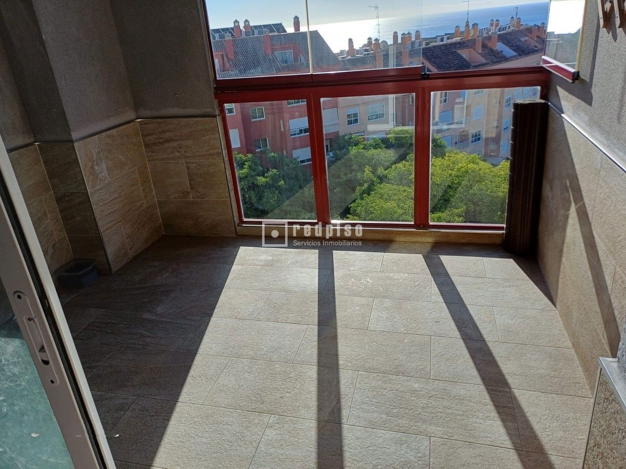 Piso en venta en calle De La Reina Doña Urraca, Fuengirola, Málaga 3/20