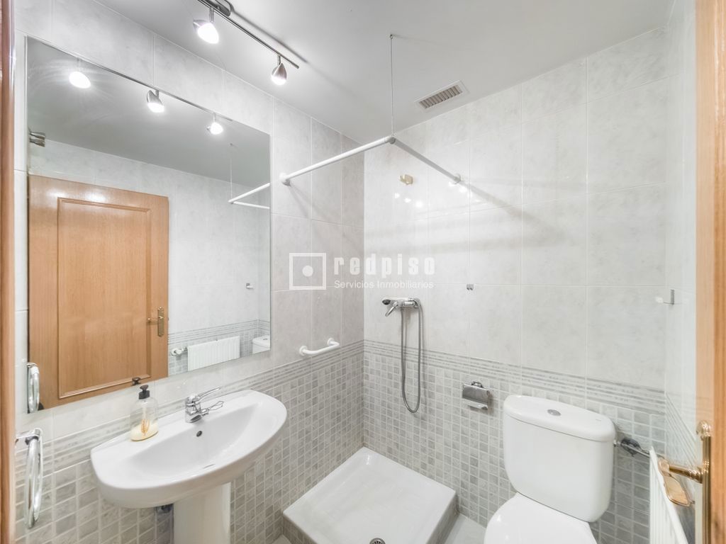 Piso en venta en calle De La Ladera De Los Almendros, Vicálvaro, Madrid 11/29