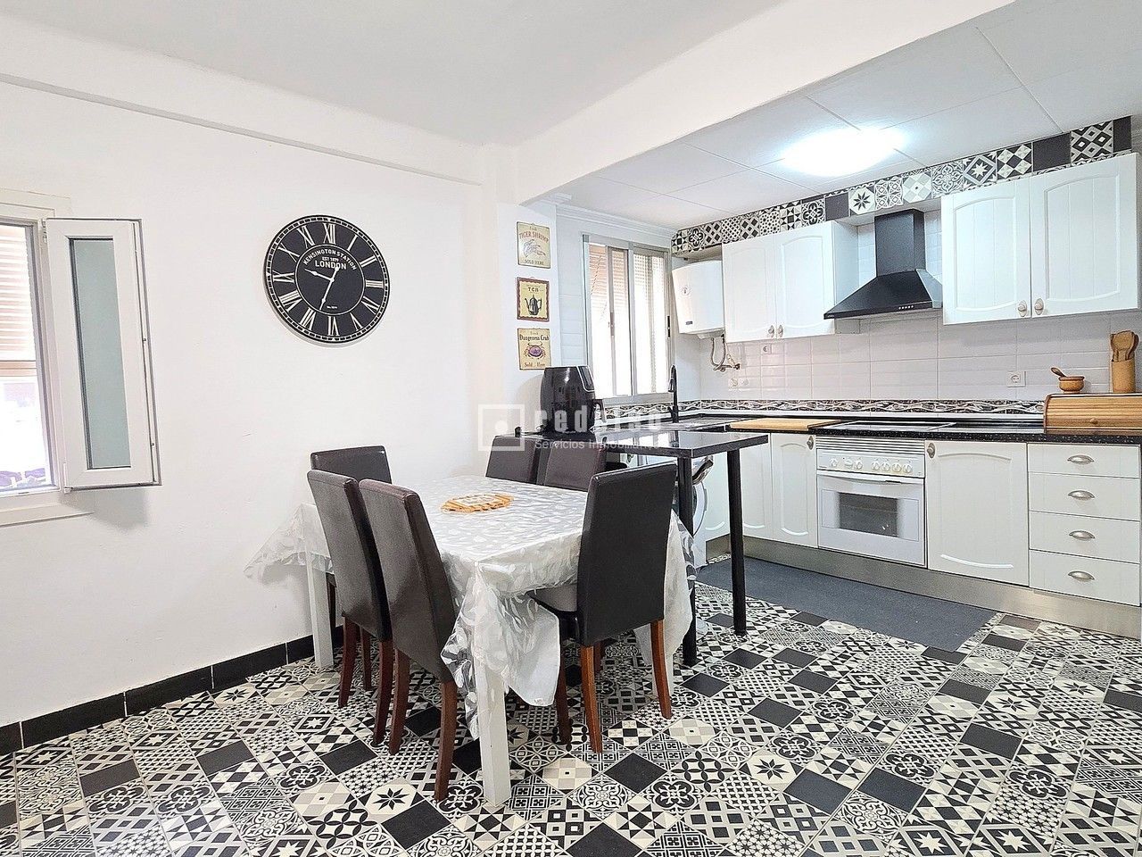 Piso en venta en  Xirivella, Valencia  5/29