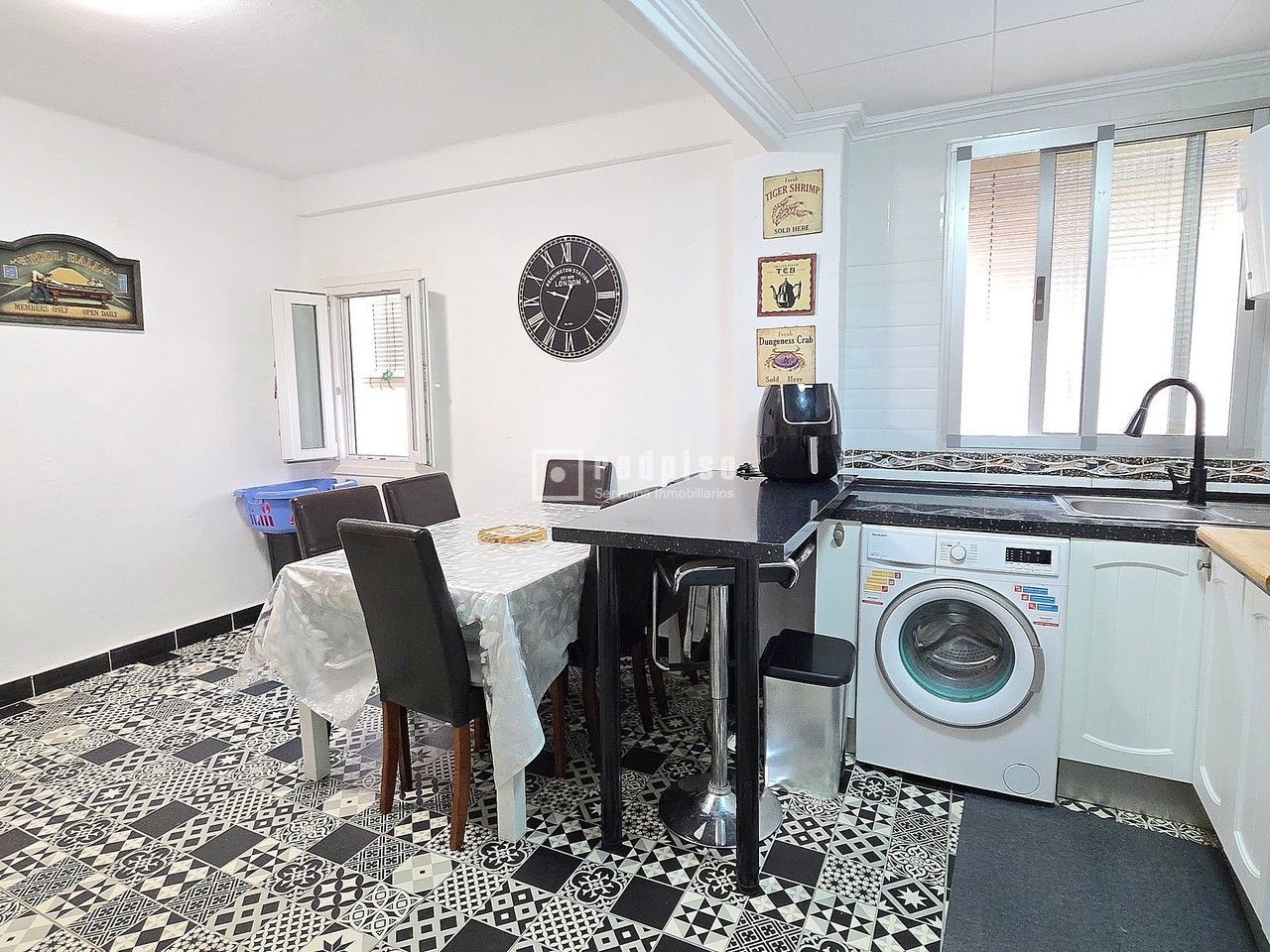 Piso en venta en  Xirivella, Valencia  7/29