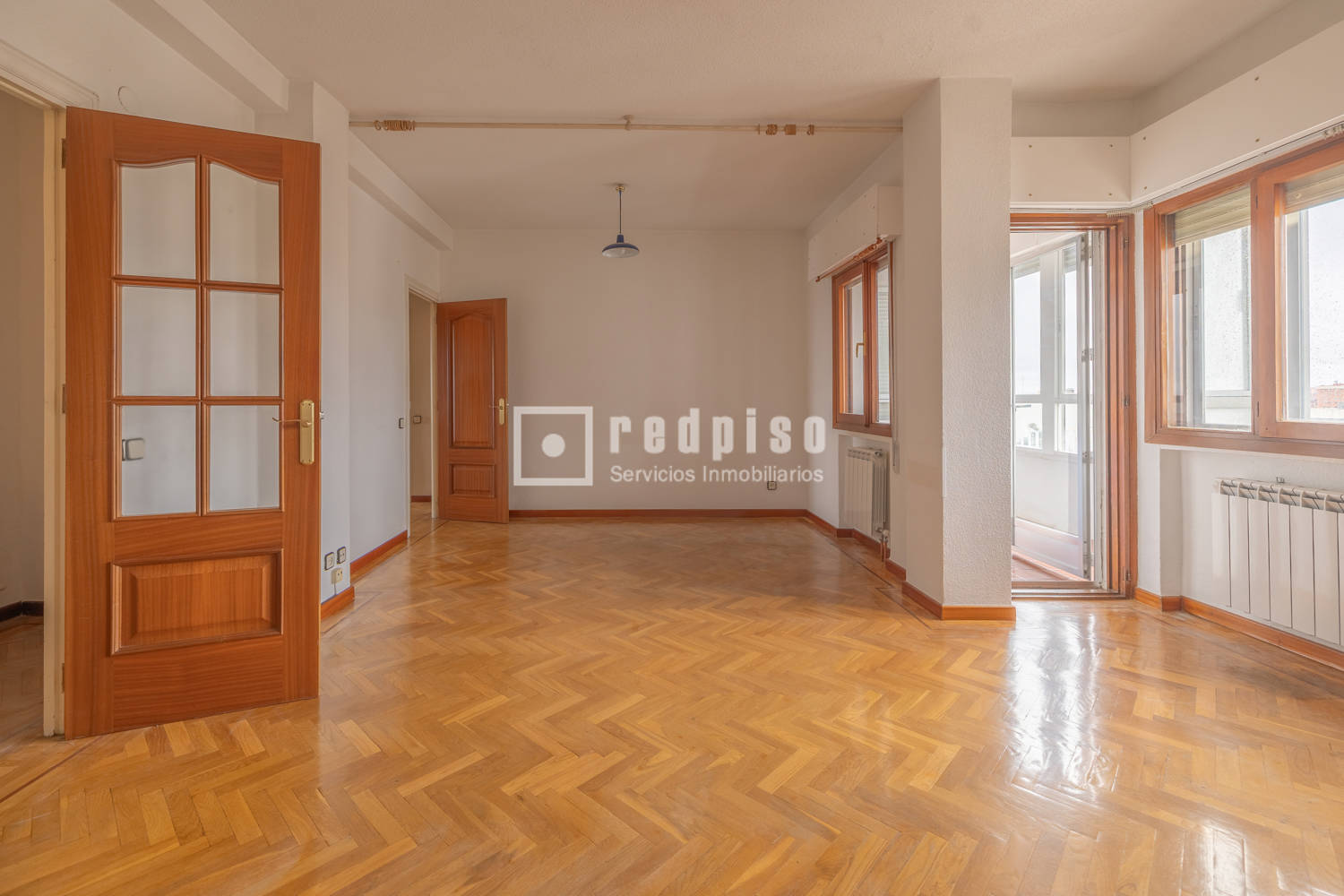 Piso en venta en  calle de Oña, Madrid  1/1