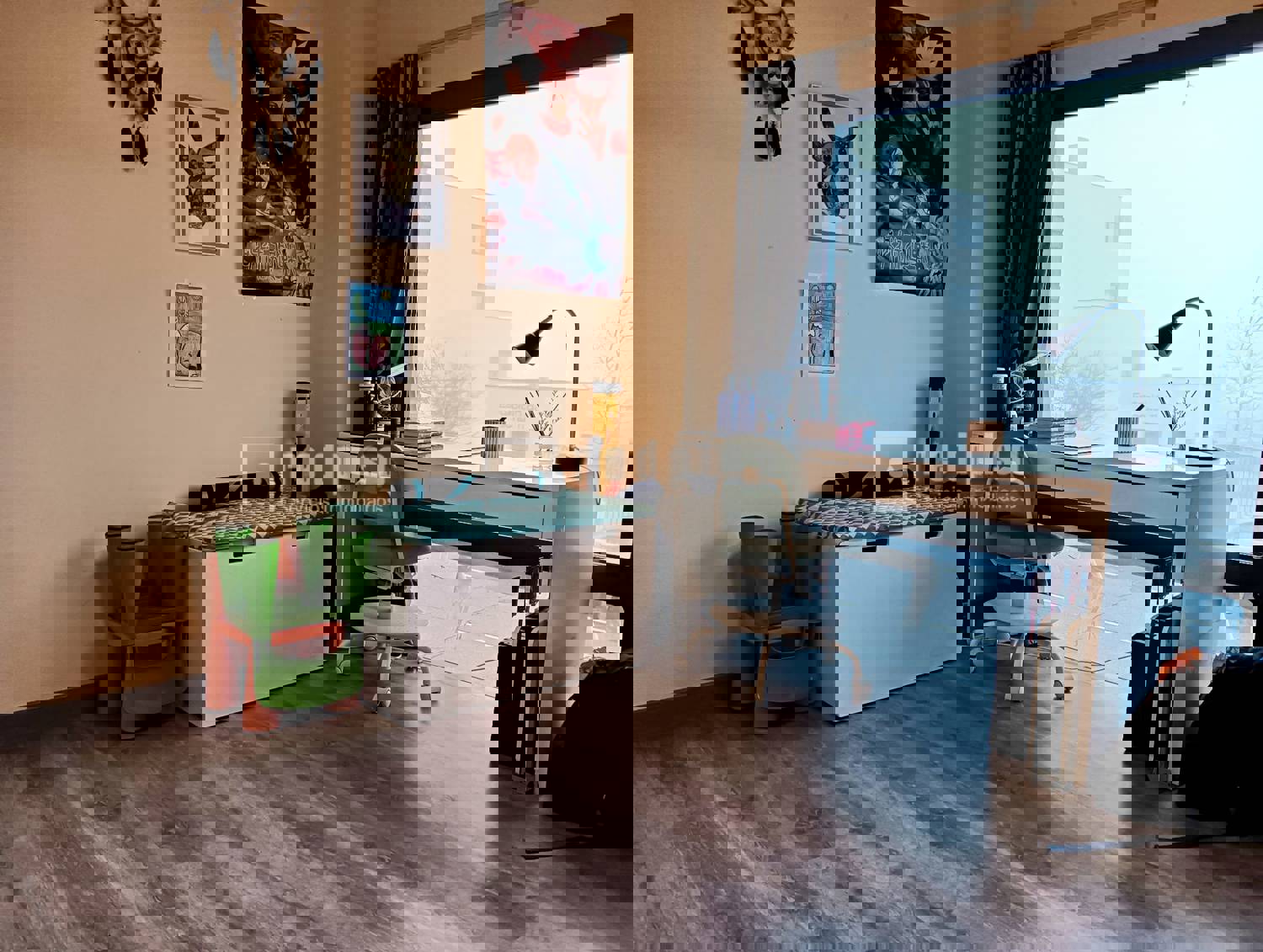 Piso en venta en  Colmenar Viejo, Madrid  12/25