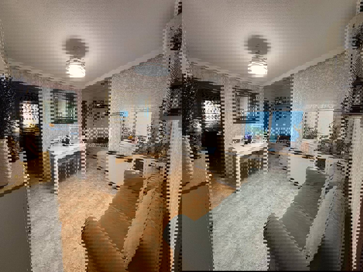 Piso en venta en  calle de Ezequiel Solana, Madrid  1/1