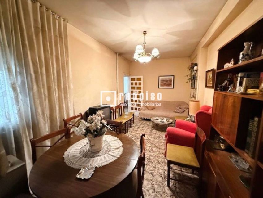 Piso en venta en Calle de San Raimundo, Bellas Vistas, Tetuán, Madrid ...