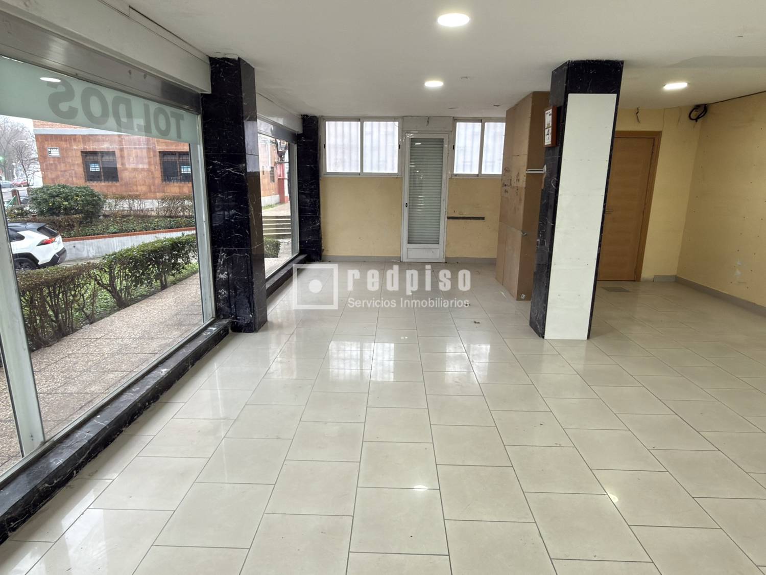 Local en alquiler en  calle de Rafael Finat, Latina, Madrid  7/17