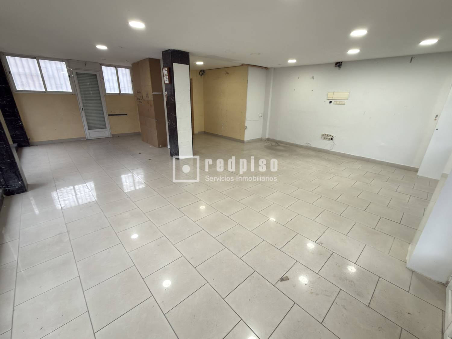 Local en alquiler en  calle de Rafael Finat, Latina, Madrid  3/17