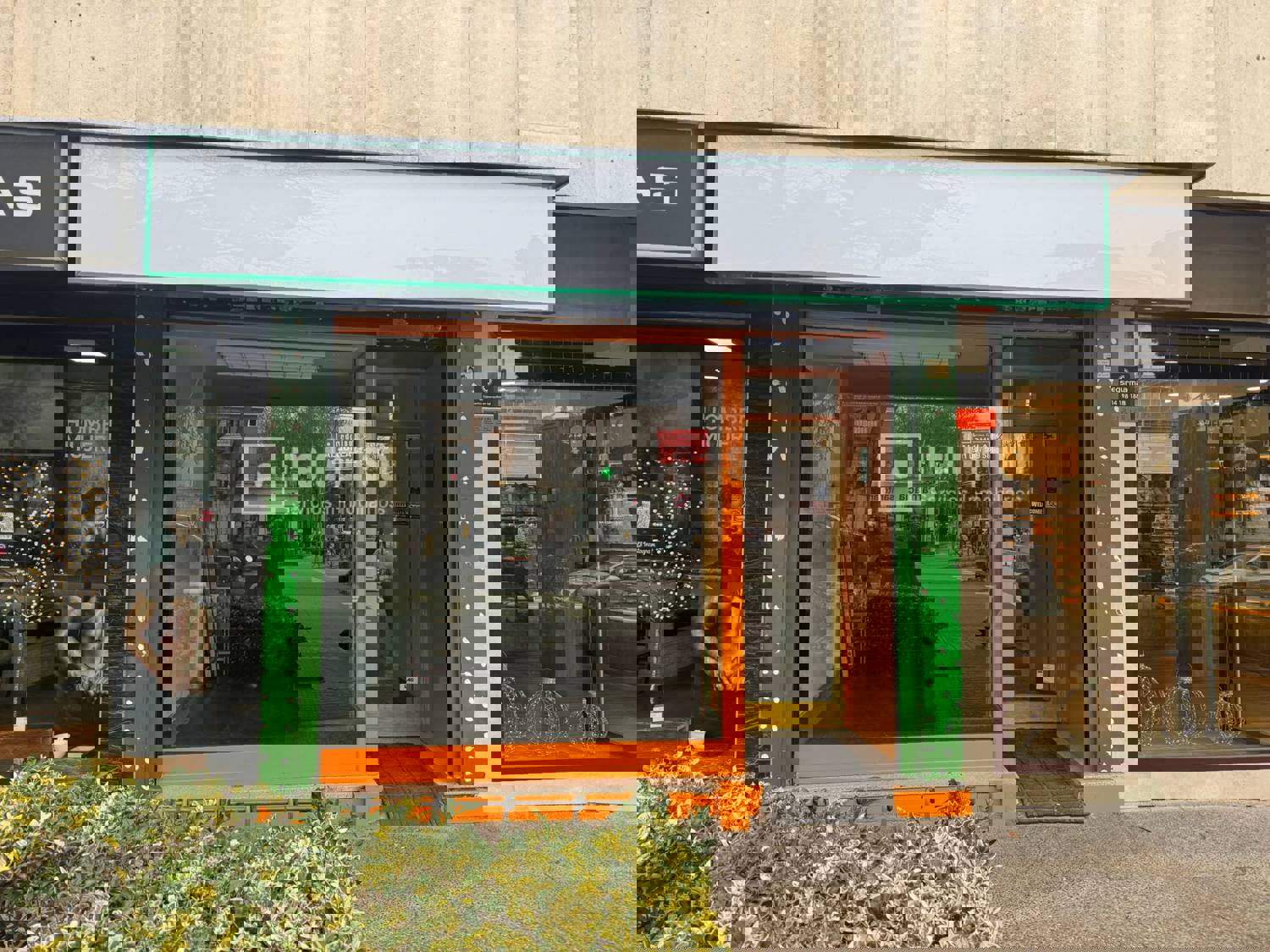 Local en alquiler en  calle de Arturo Soria, Madrid  1/1