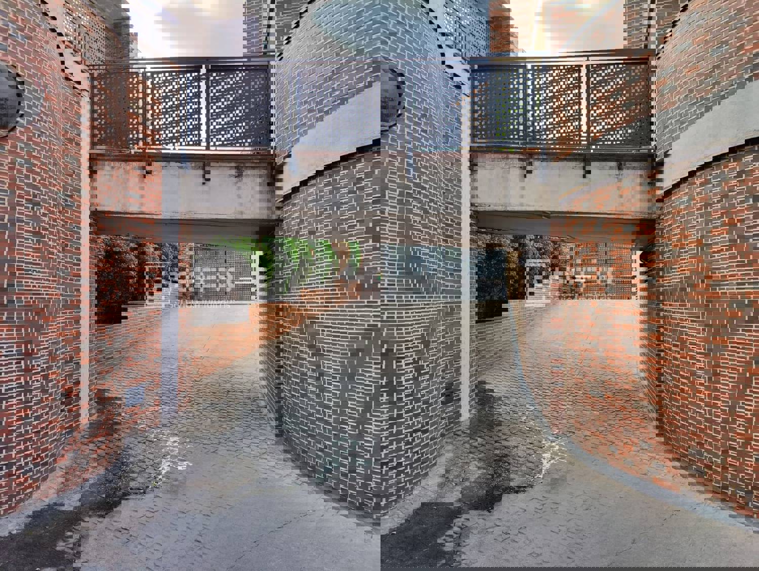 Parking en alquiler en  calle del Tritón, Madrid  7/15