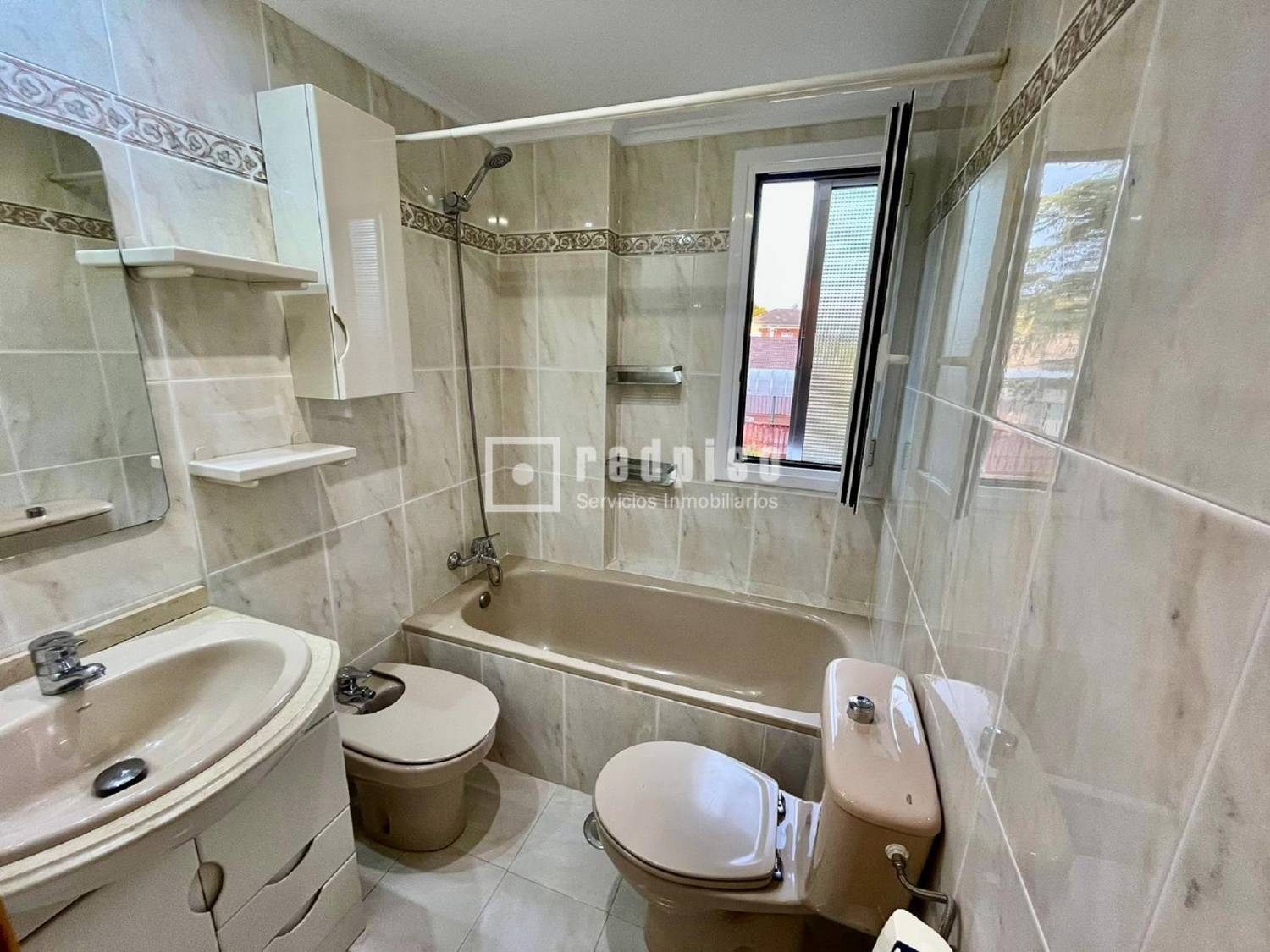 Piso en venta en  calle del Pintor Velázquez, Alcobendas, Madrid  19/30