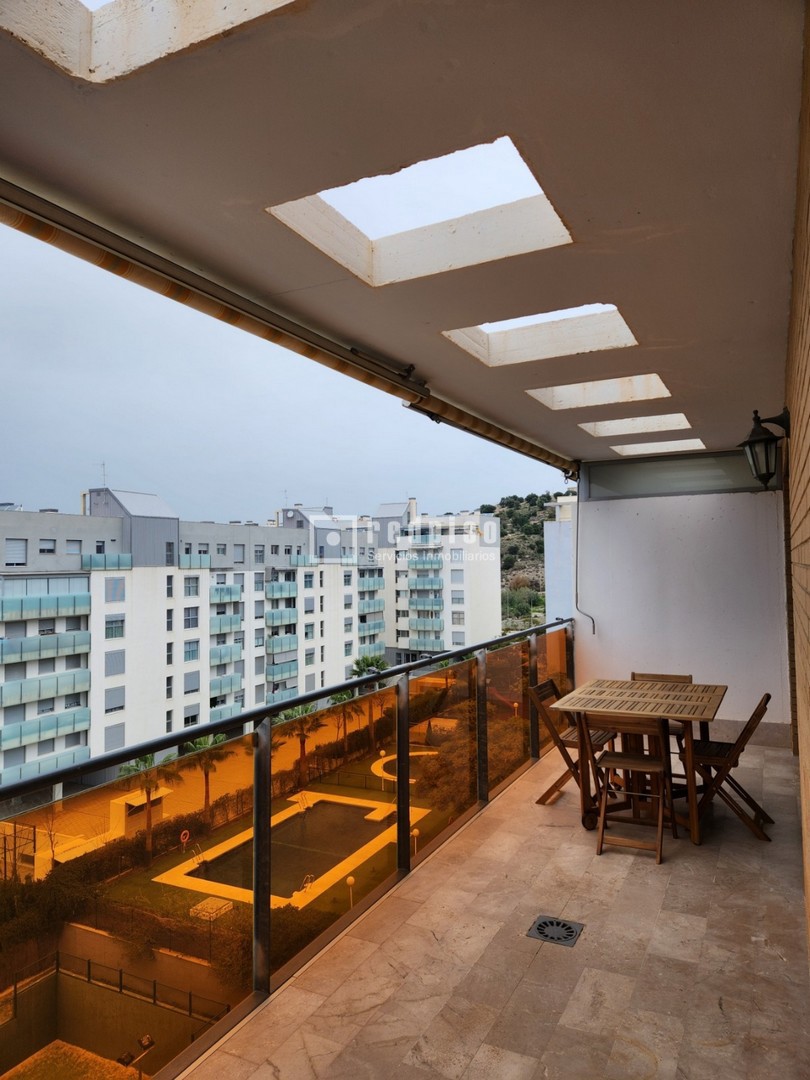 Piso en venta en calle De María Casares, Puerto De La Torre, Málaga 15/25