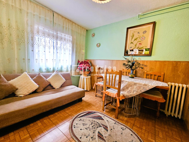 Casa en venta en  Parla, Madrid  1/1