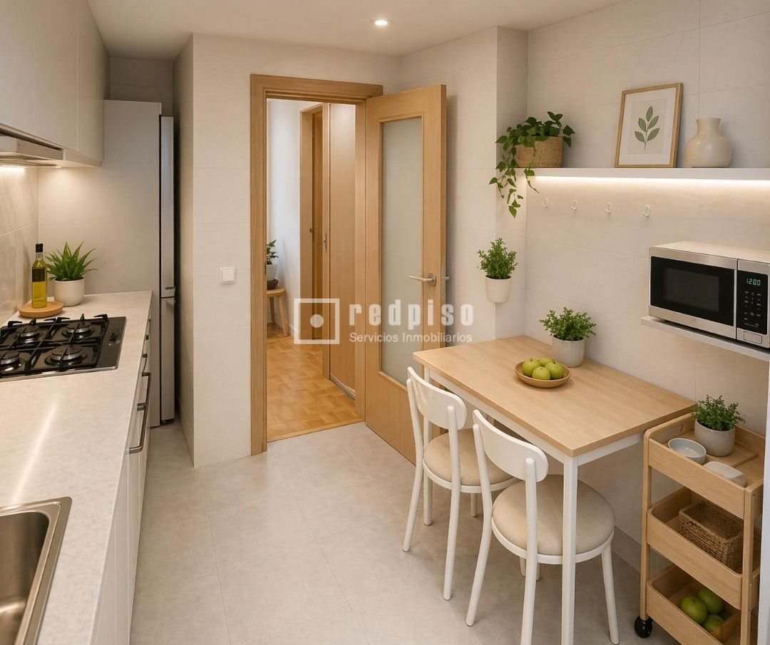 Piso en venta en calle De Bravo Murillo, Tetuán, Madrid 11/25