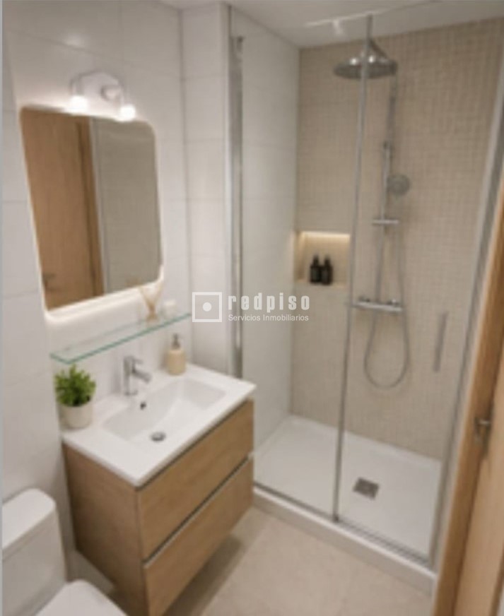 Piso en venta en calle De Bravo Murillo, Tetuán, Madrid 9/25