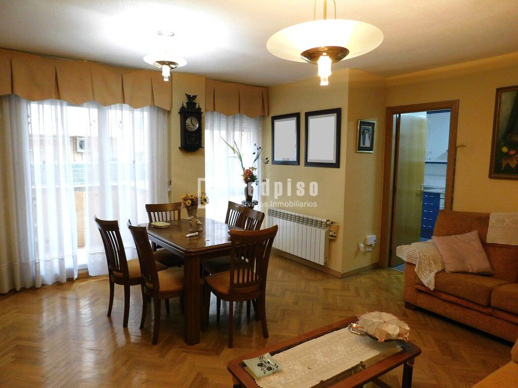 Piso en venta en Villaverde, Madrid 4/26