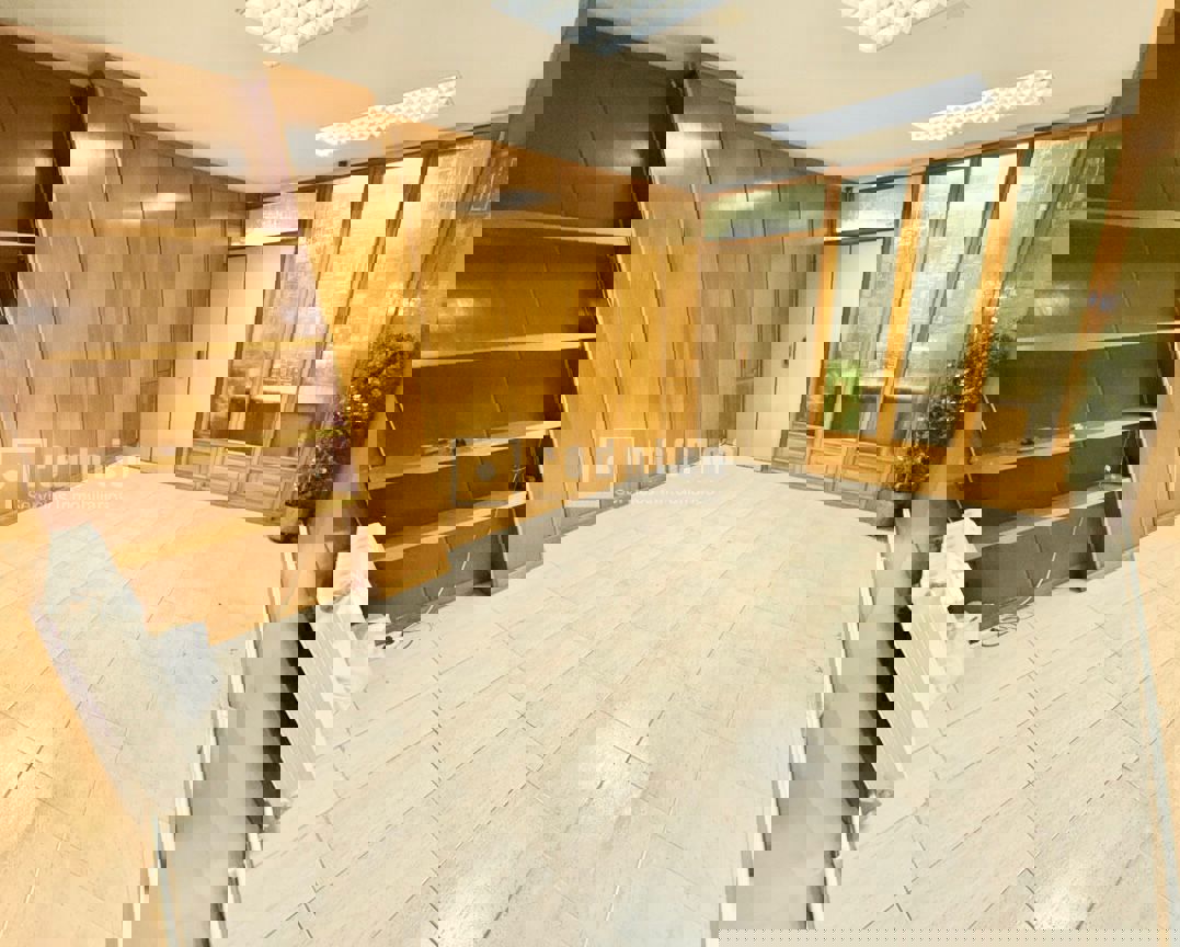 Local en alquiler en plaza De San Amaro, Tetuán, Madrid 4/16