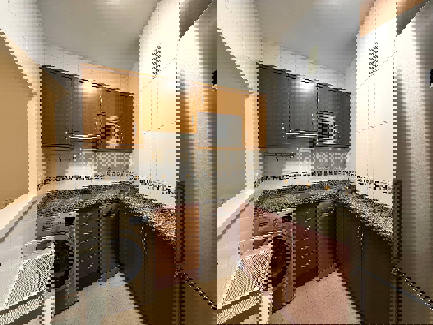 Piso en venta en avenida Imperio Argentina, Carretera De Cádiz, Málaga 18/26