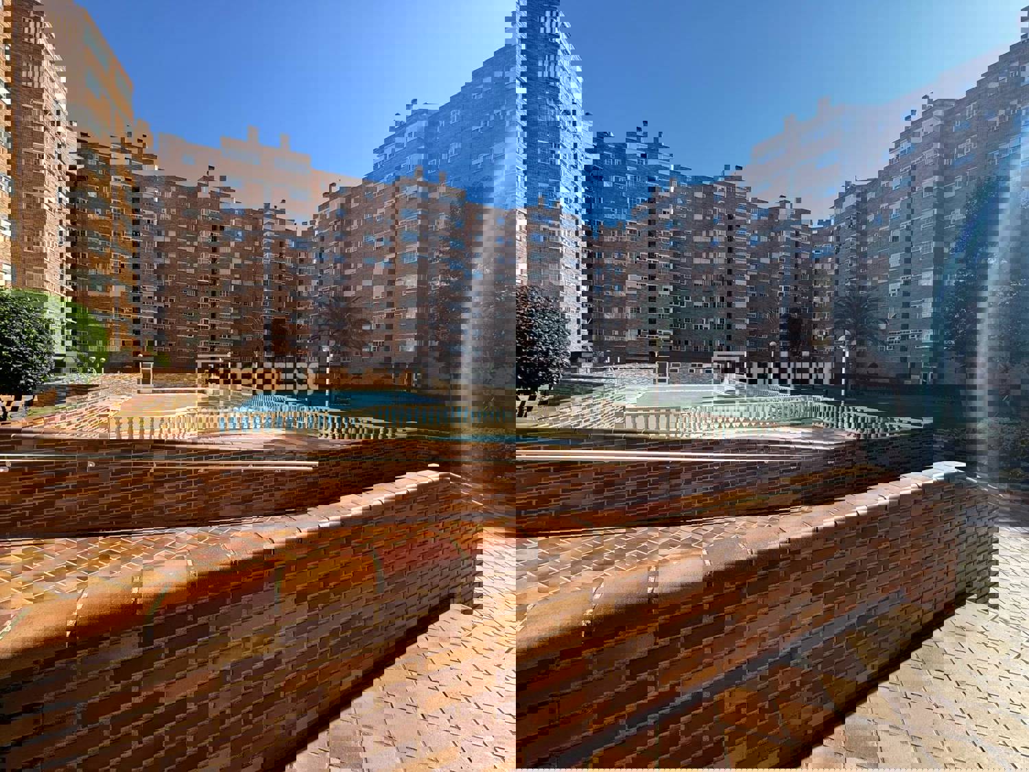 Piso en venta en  avenida del Plantío, Coslada, Madrid  1/1