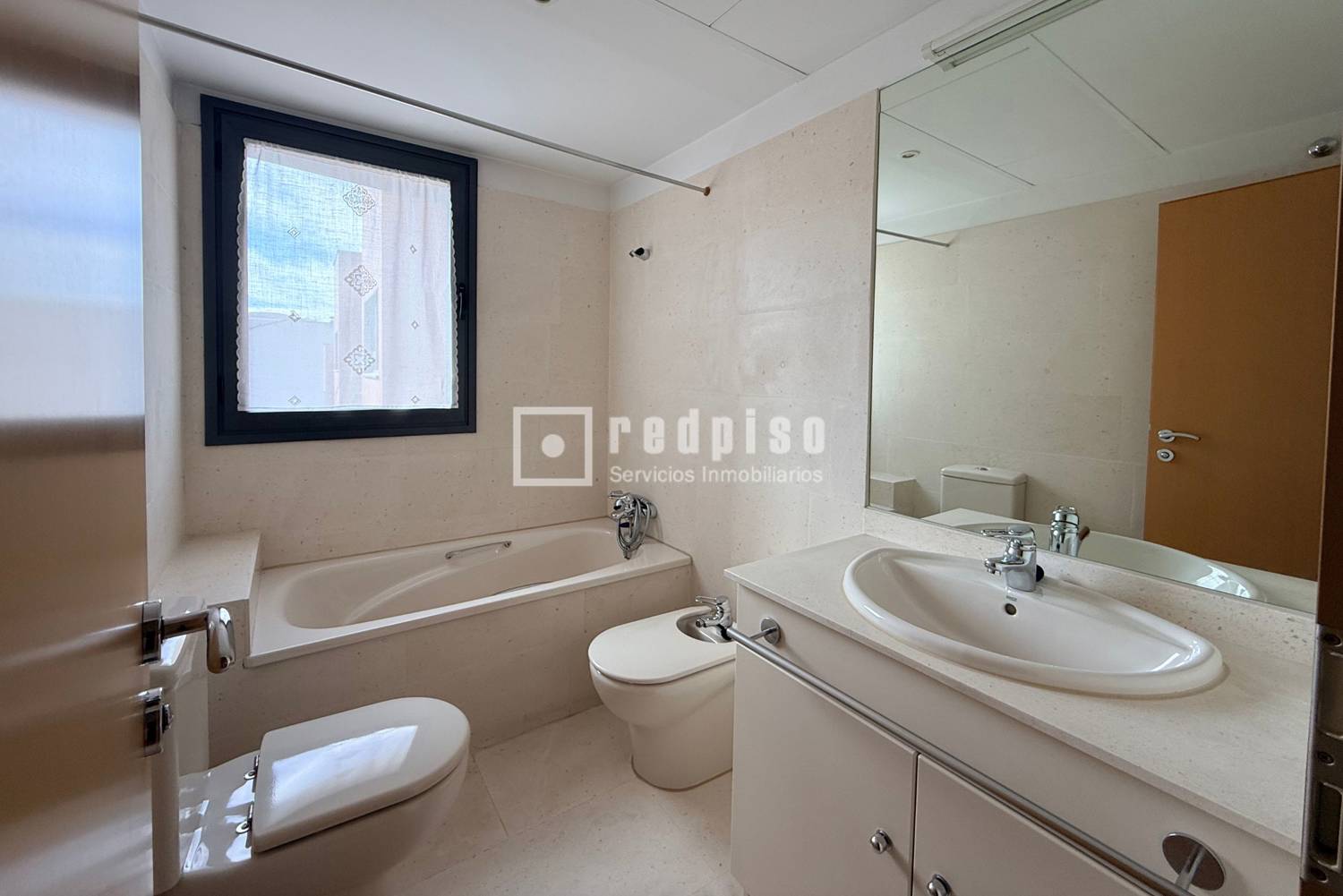 Piso en alquiler en calle De Lope De Rueda, Madrid, Madrid 8/25