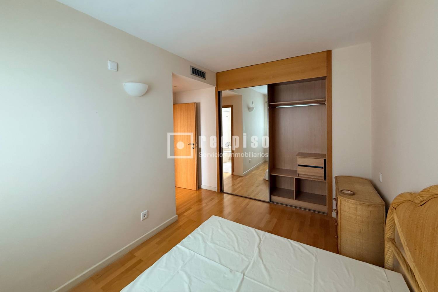 Piso en alquiler en calle De Lope De Rueda, Madrid, Madrid 5/25