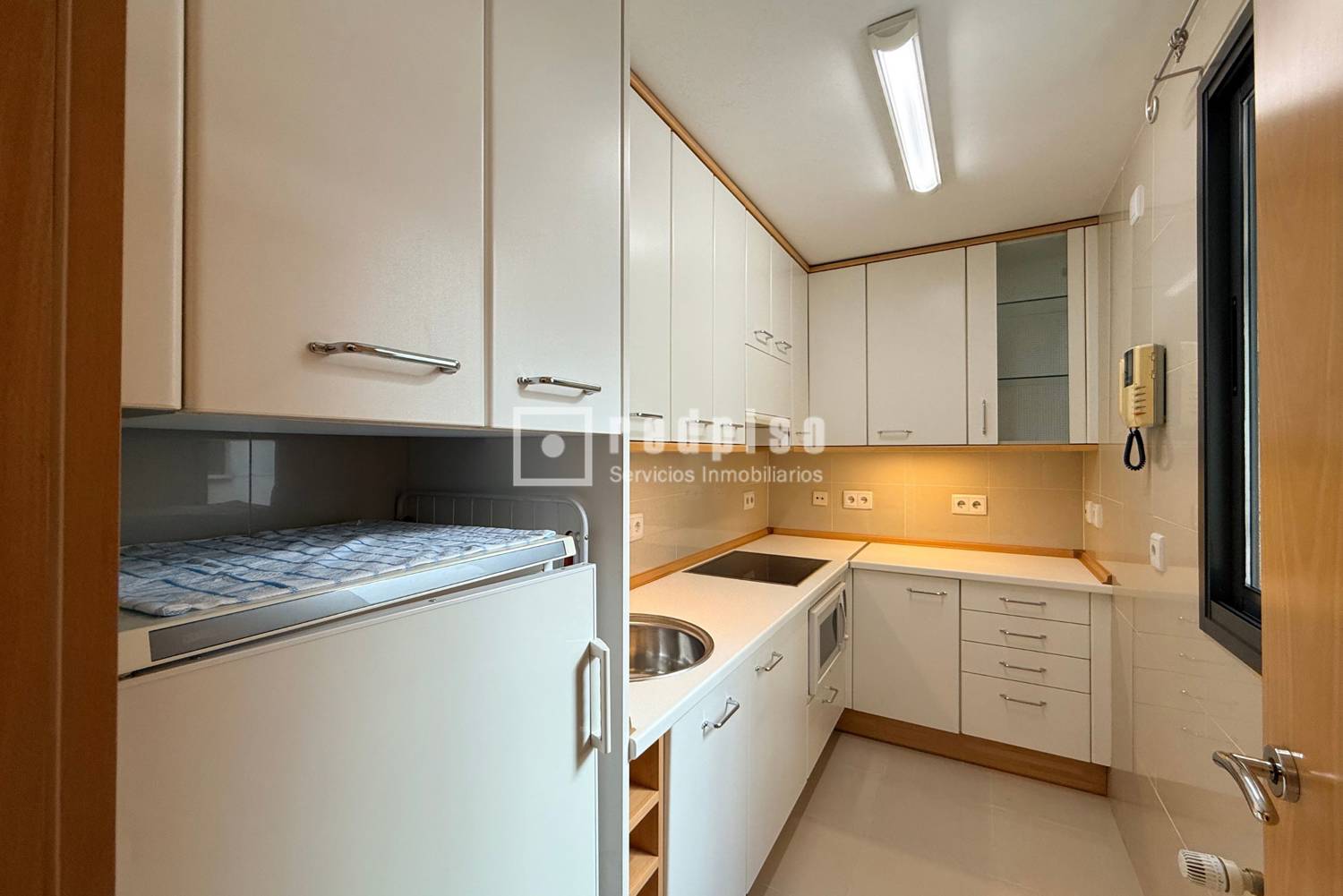 Piso en alquiler en calle De Lope De Rueda, Madrid, Madrid 9/25