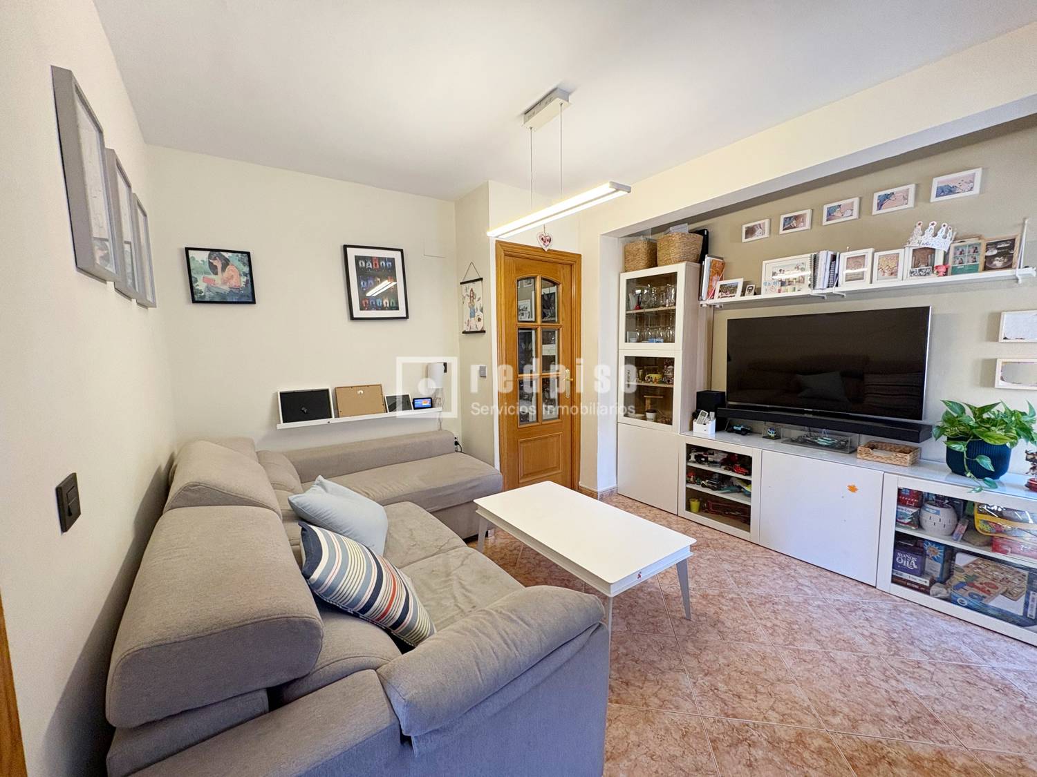 Piso en venta en  calle de Villajimena, Madrid  1/1