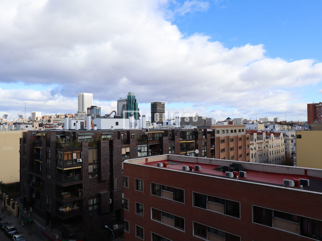 Piso en venta en  calle de Ponzano, Chamberí, Madrid  1/1