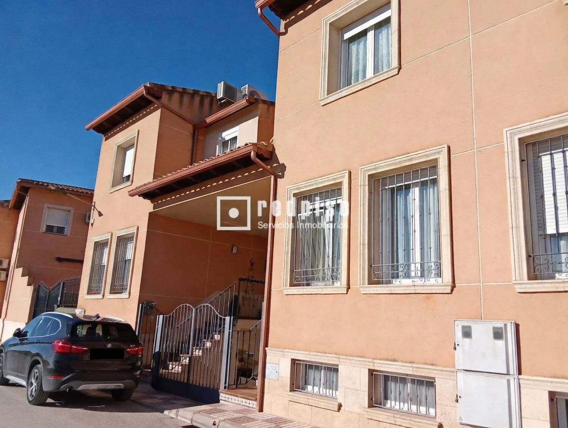 Casa en venta en  calle Riansares, La Villa de Don Fadrique, Toledo  1/1