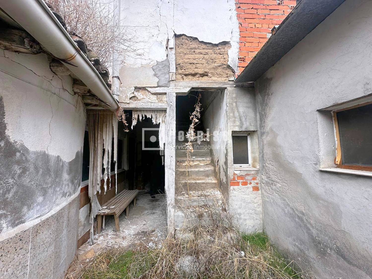 Casa en venta en  Polán, Toledo  3/13