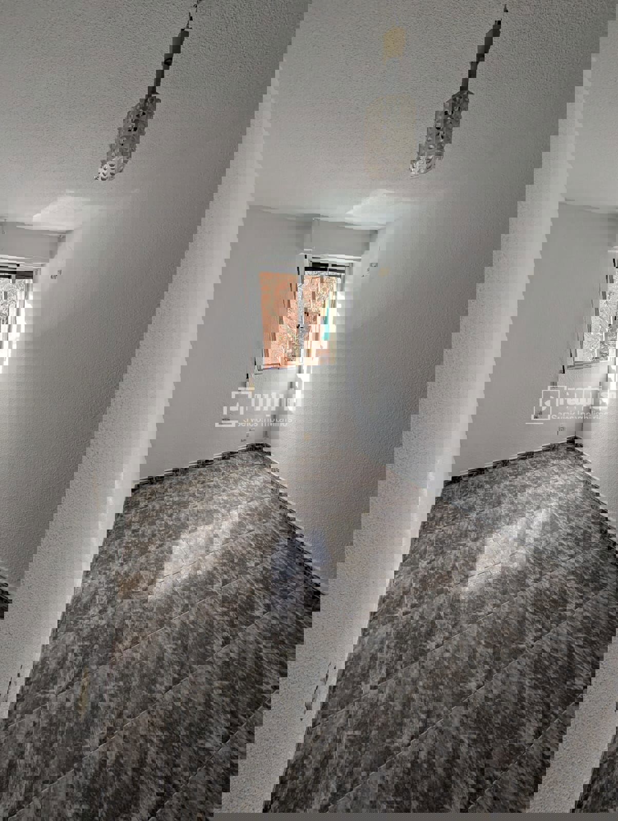 Piso en venta en calle De Illescas, Latina, Madrid 11/21