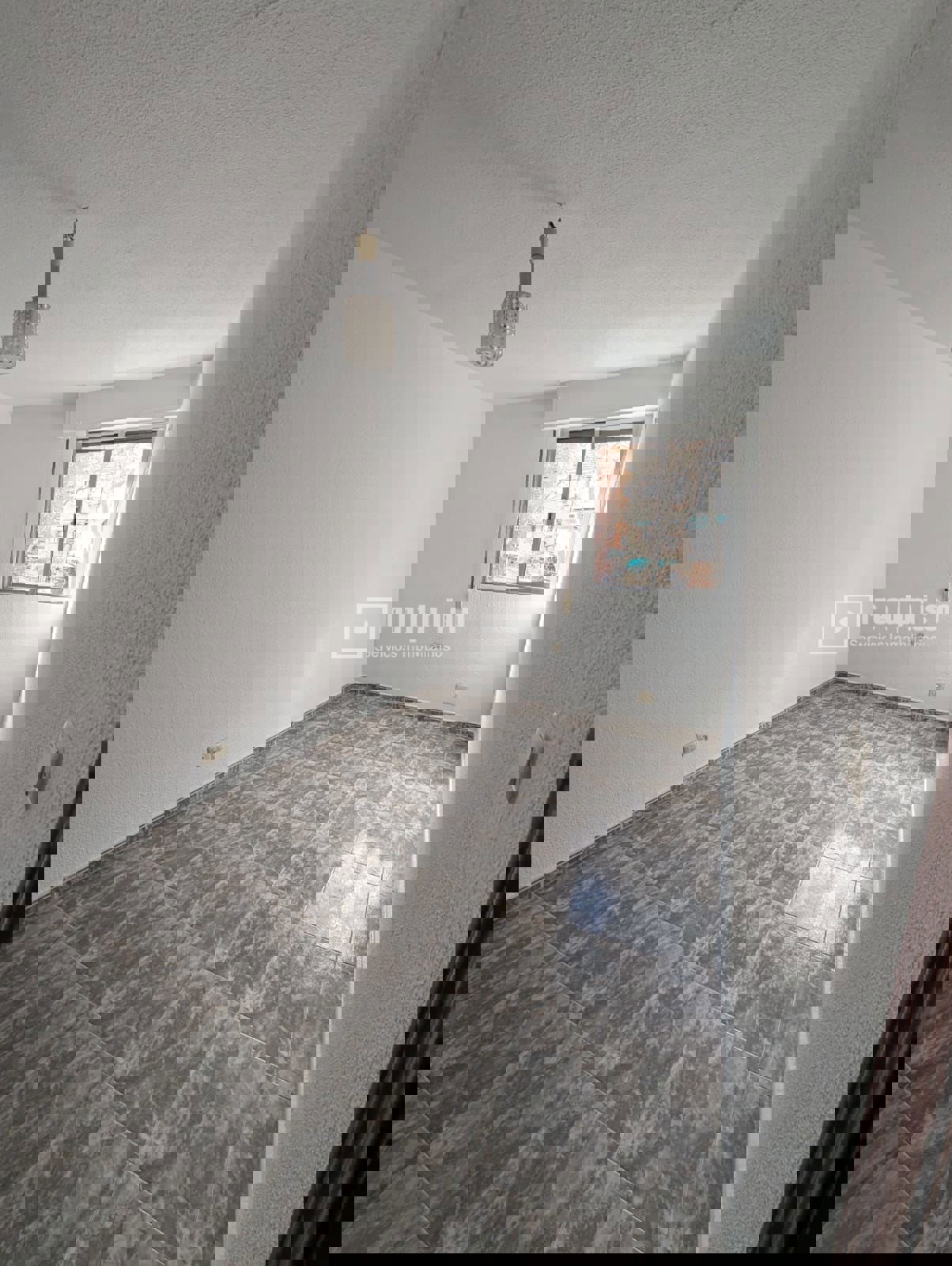 Piso en venta en calle De Illescas, Latina, Madrid 13/21