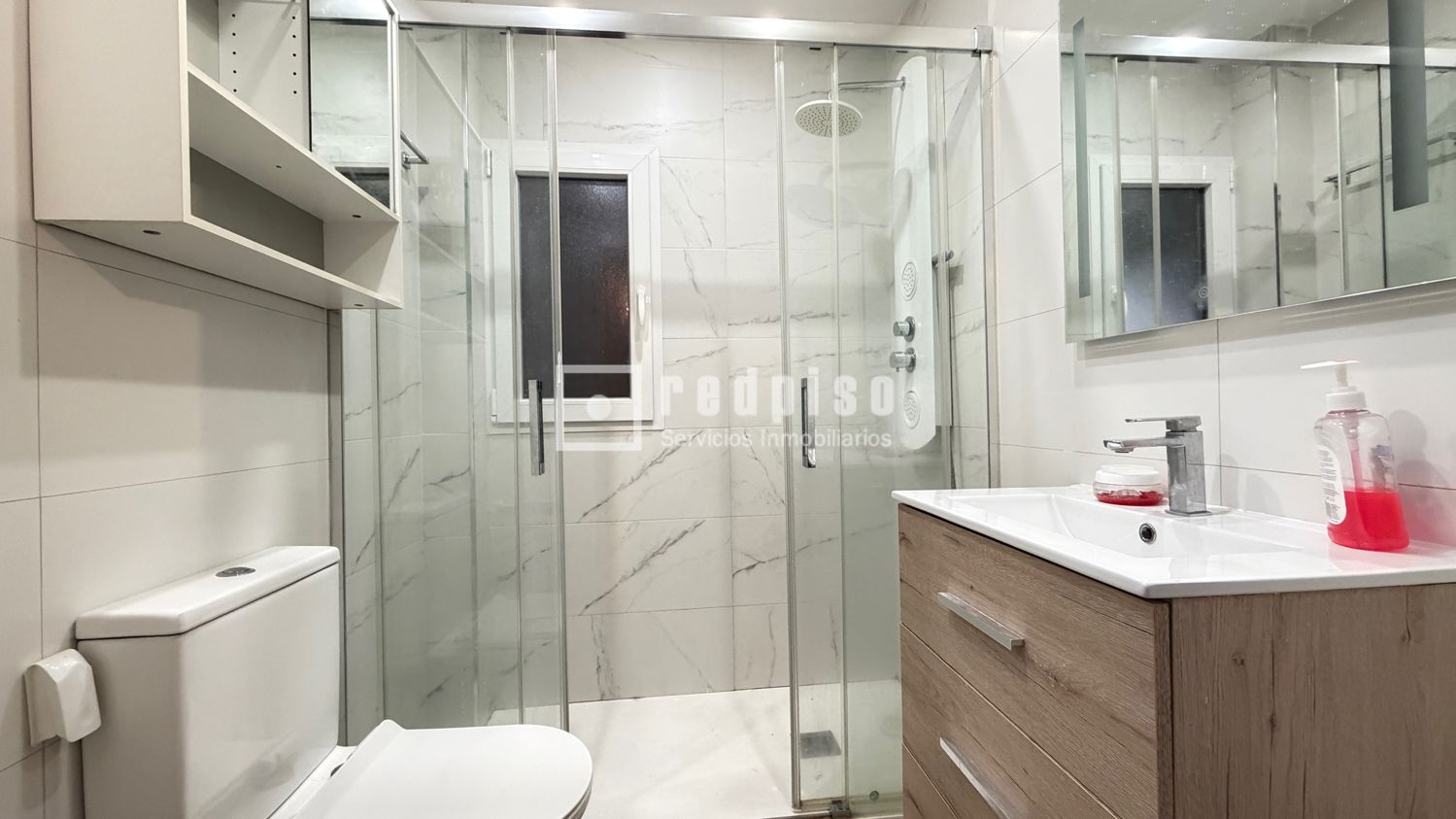 Piso en venta en Zarzaquemada, Madrid 18/21