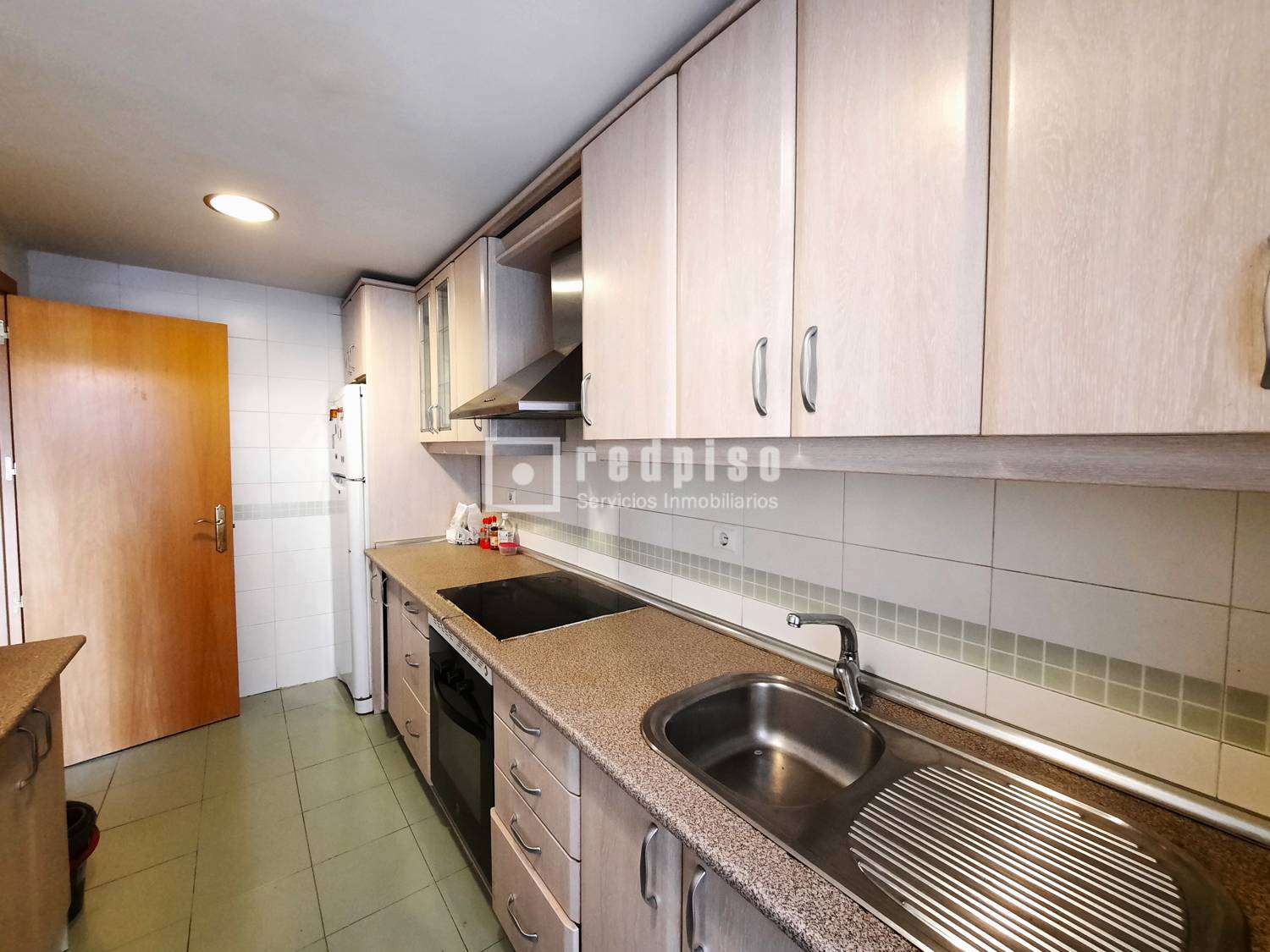 Piso en alquiler en  calle del Príncipe Carlos, Hortaleza, Madrid  10/25