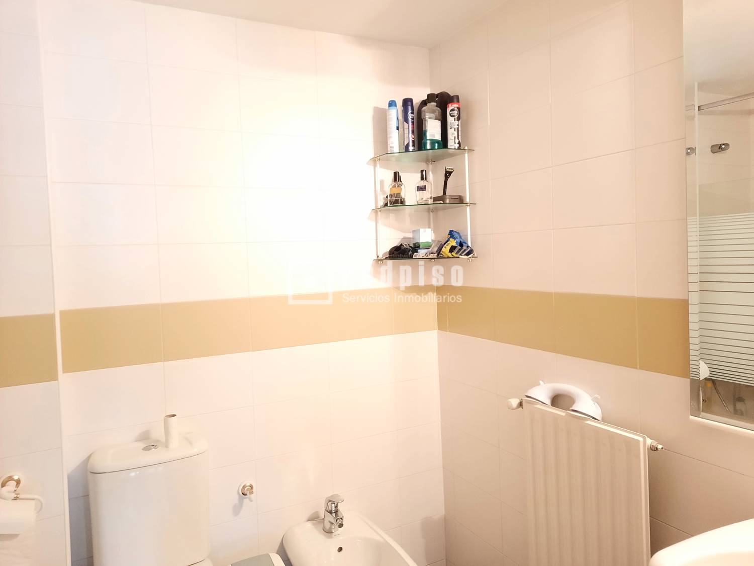 Piso en alquiler en  calle del Príncipe Carlos, Hortaleza, Madrid  20/25