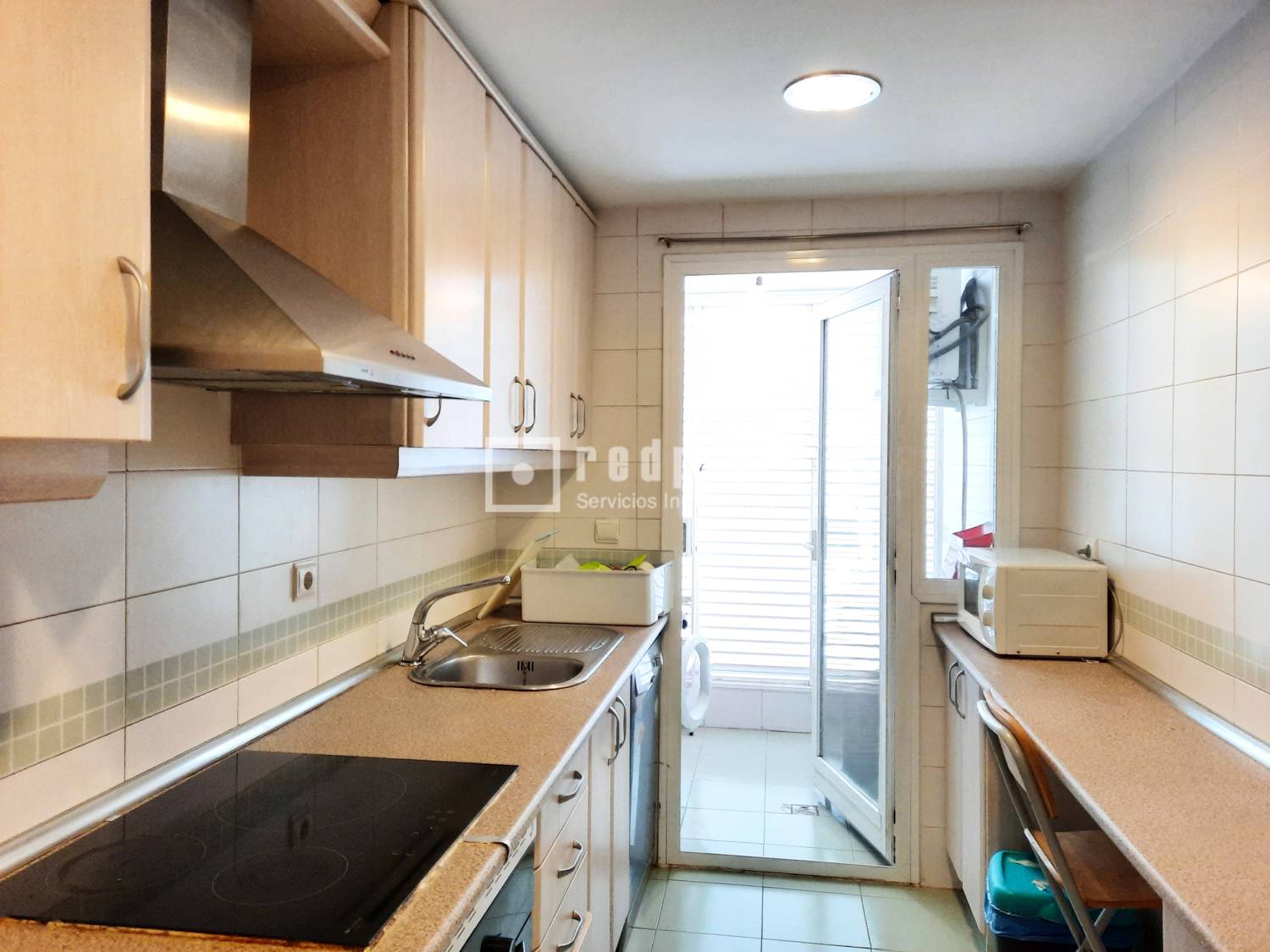 Piso en alquiler en  calle del Príncipe Carlos, Hortaleza, Madrid  8/25