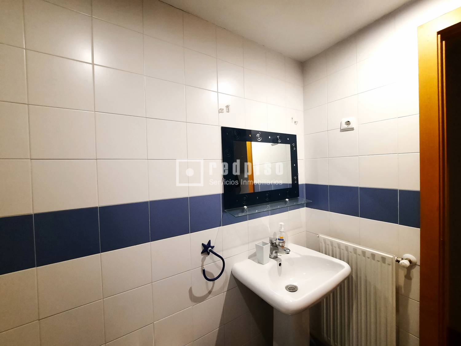 Piso en alquiler en  calle del Príncipe Carlos, Hortaleza, Madrid  16/25