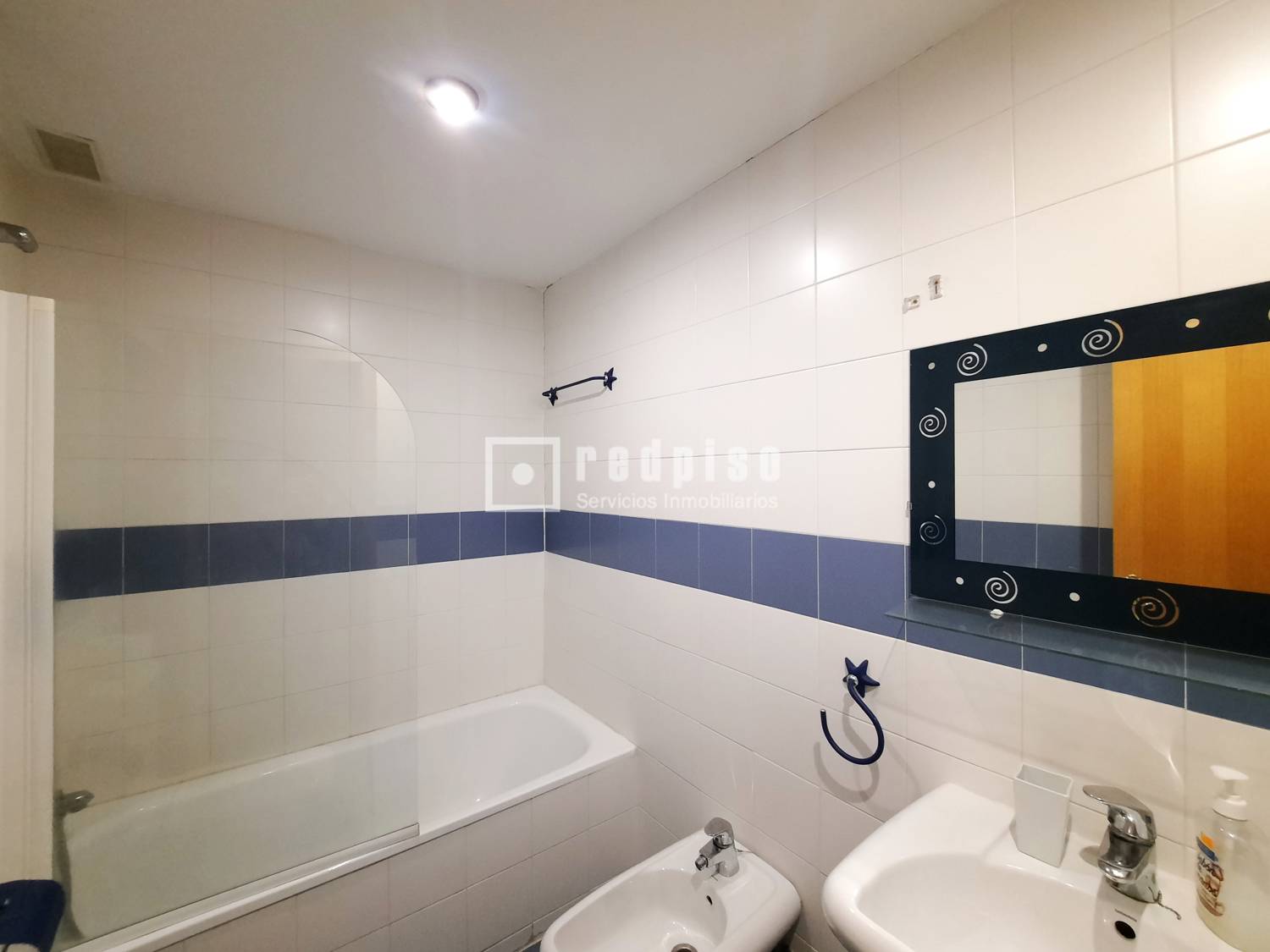 Piso en alquiler en  calle del Príncipe Carlos, Hortaleza, Madrid  15/25